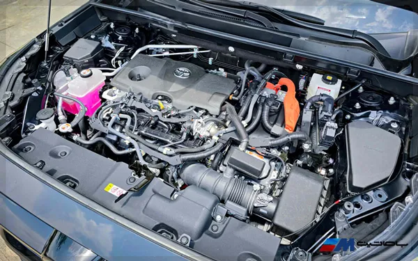 بررسی و مشخصات تویوتا RAV4